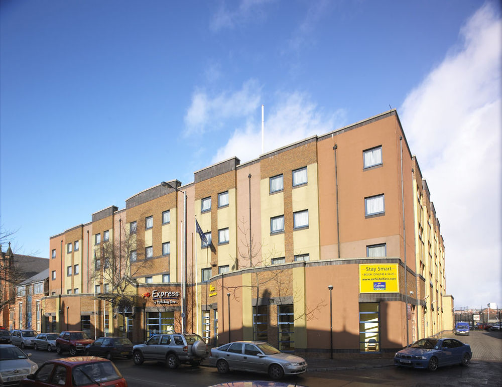Holiday Inn Express Belfast City, An Ihg Hotel Exterior foto